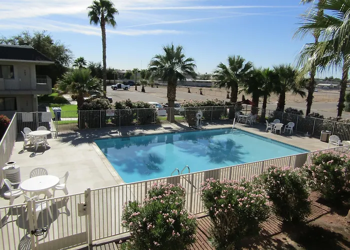 Hotel Econo & 4*