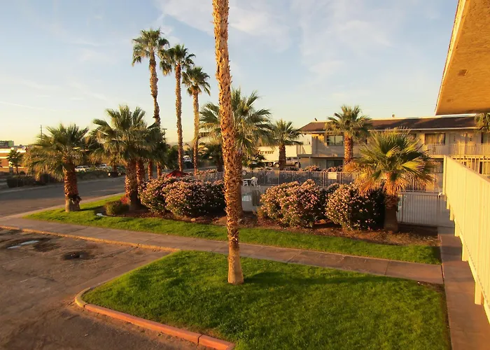 Econo & 4* Yuma