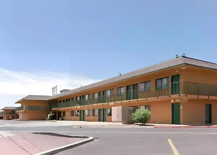 Hotel Econo & 4*