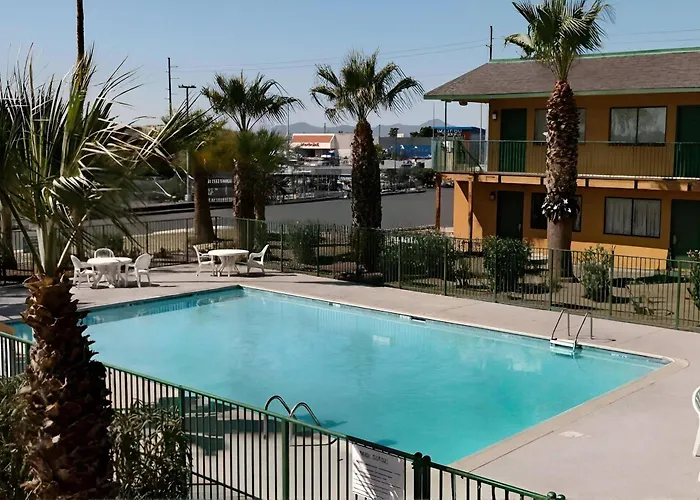 Econo & Hotel 4*