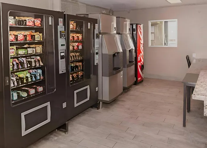 Hotel Econo & 4*