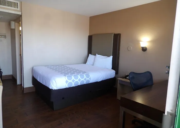 Econo & 4* Yuma