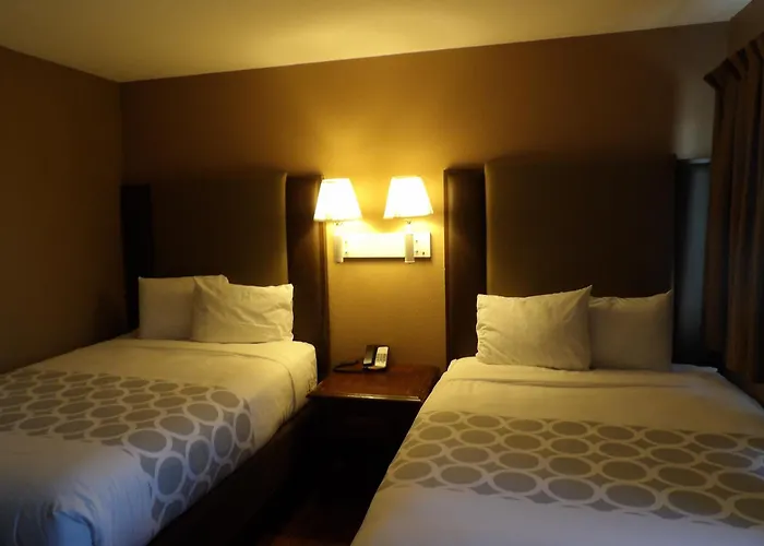 Econo & Hotel 4*