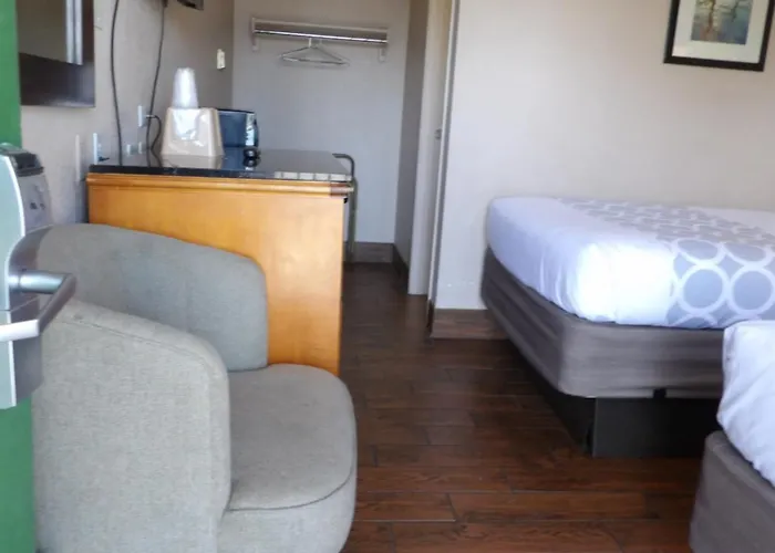 Econo & Hotel