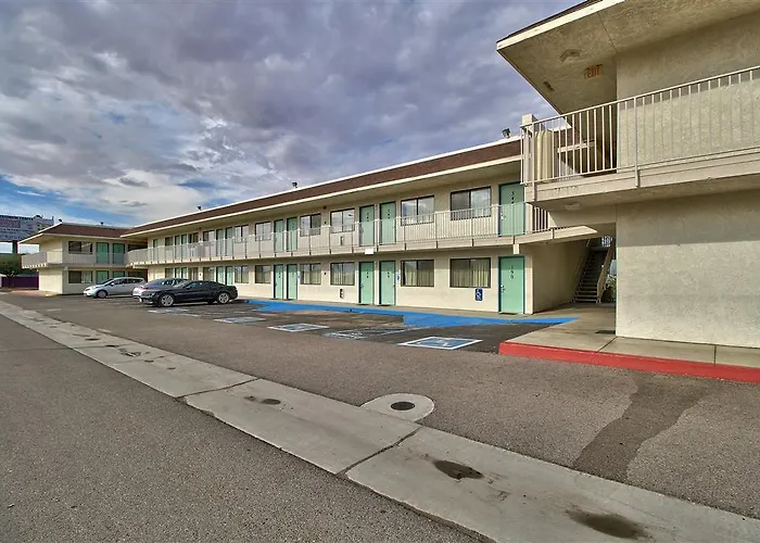 Econo & Hotel Yuma