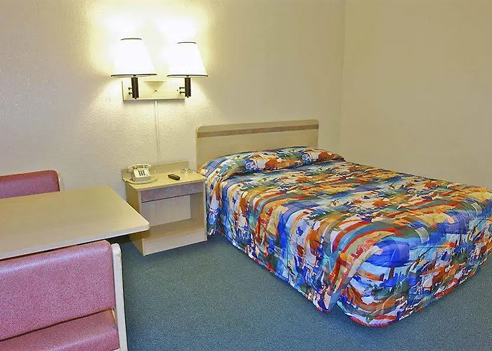 Econo & Hotel