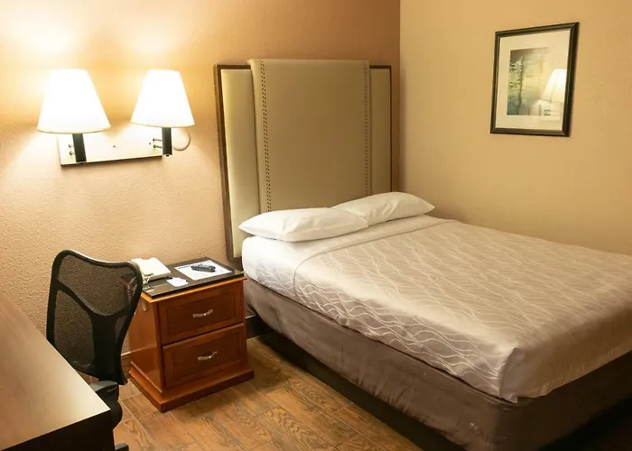 Econo & Hotel